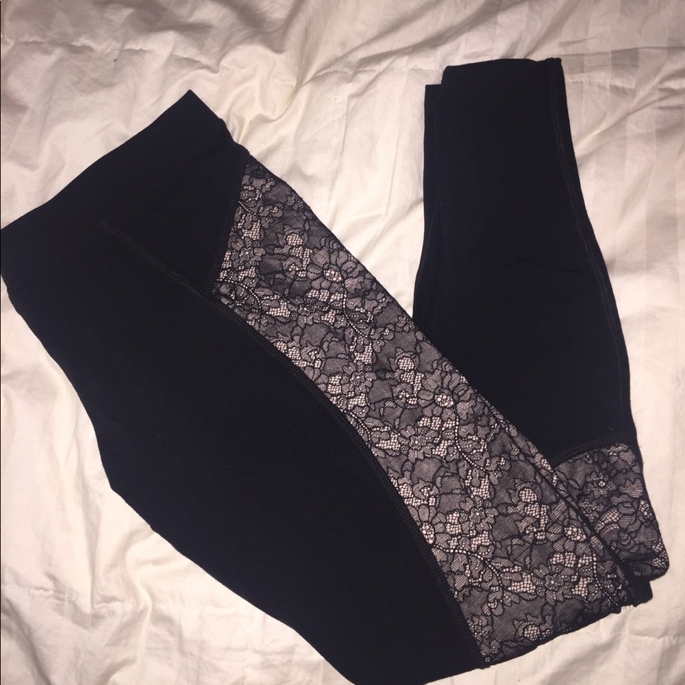 Sport leggings with lace